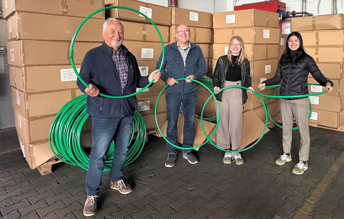 Hula Hoops instead of storage – Turning advertising material into real joy
